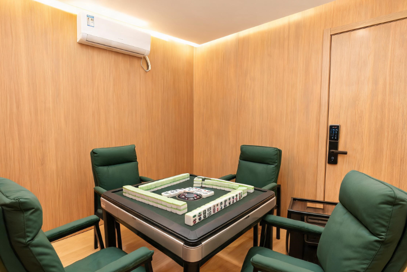 自助棋牌室成本构成示意：装修、设备与智能硬件